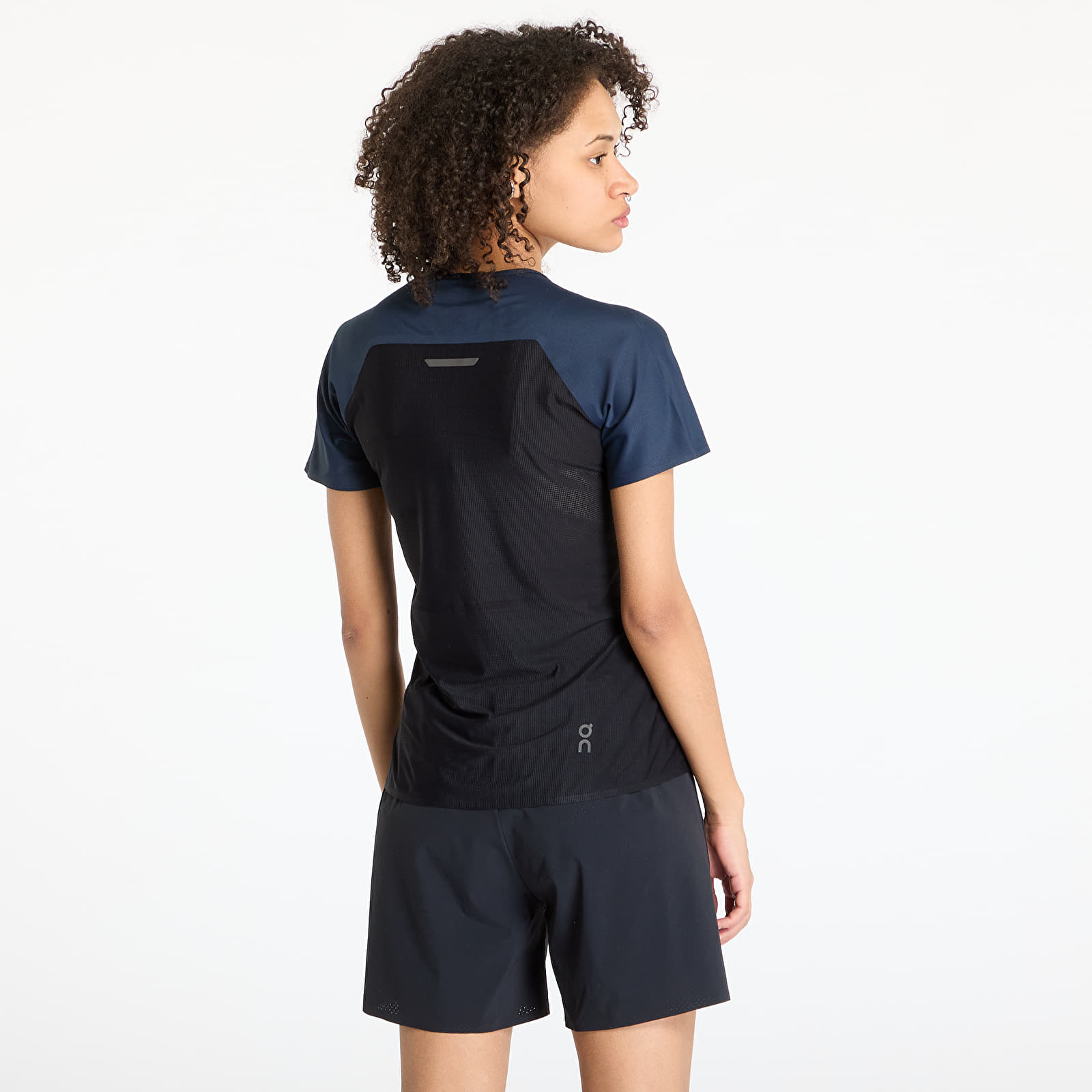 Tričká On Performance Short Sleeve Tee Navy/ Black