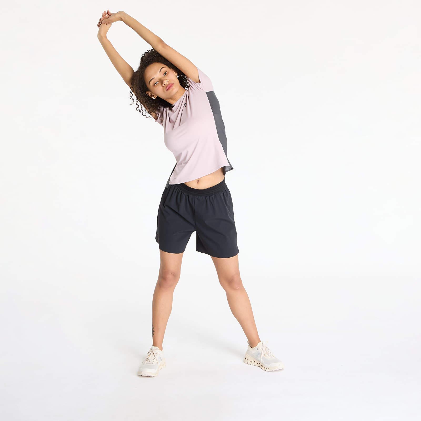 T-Shirts On Performance Short Sleeve Tee Mauve/ Eclipse