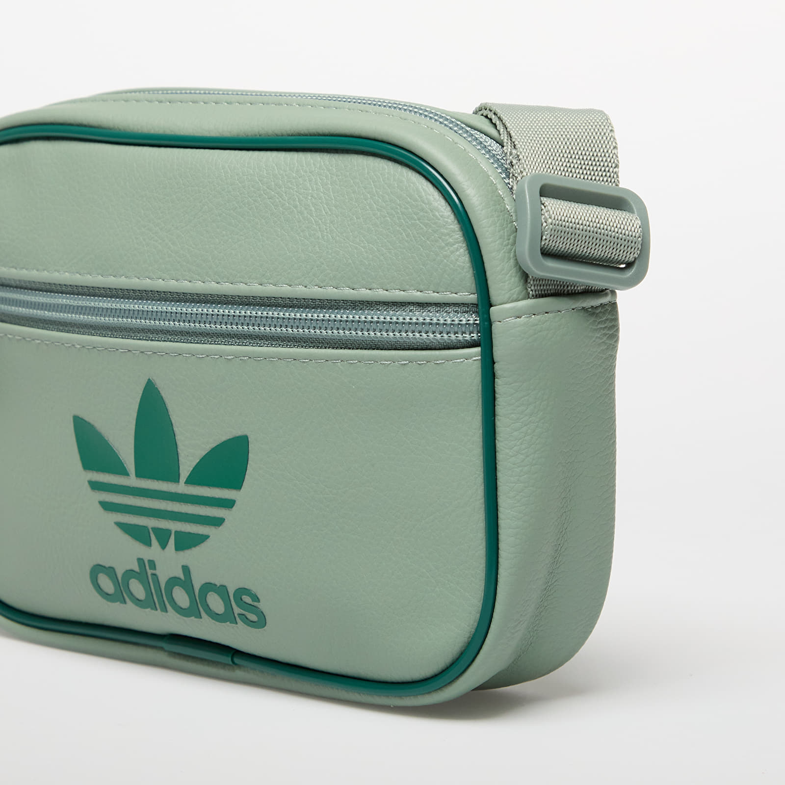 Tašky přes rameno adidas Adicolor Classic Mini Airliner Bag Silver Green