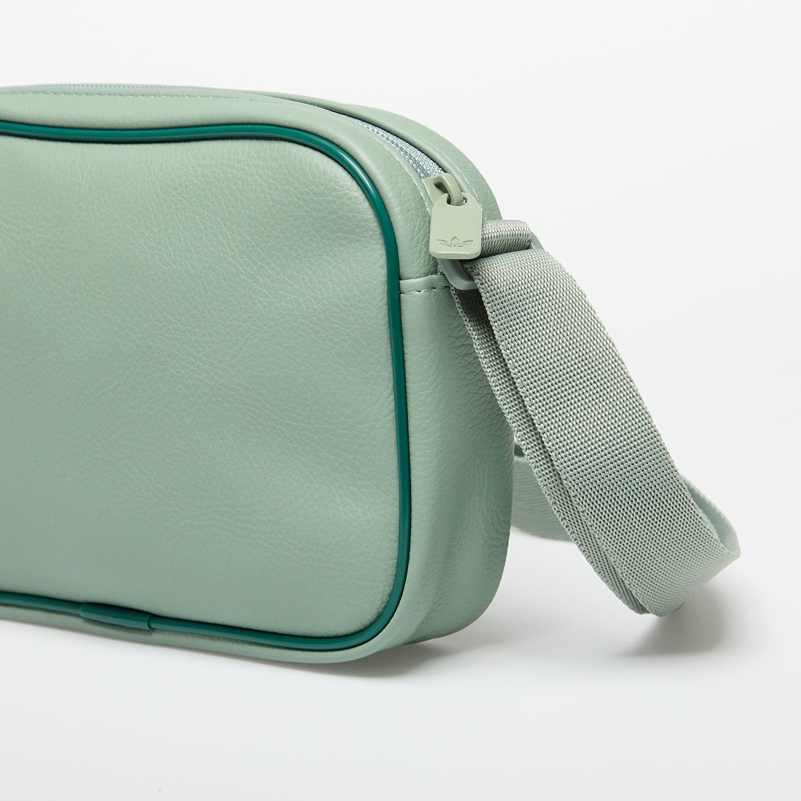 Tašky přes rameno adidas Adicolor Classic Mini Airliner Bag Silver Green