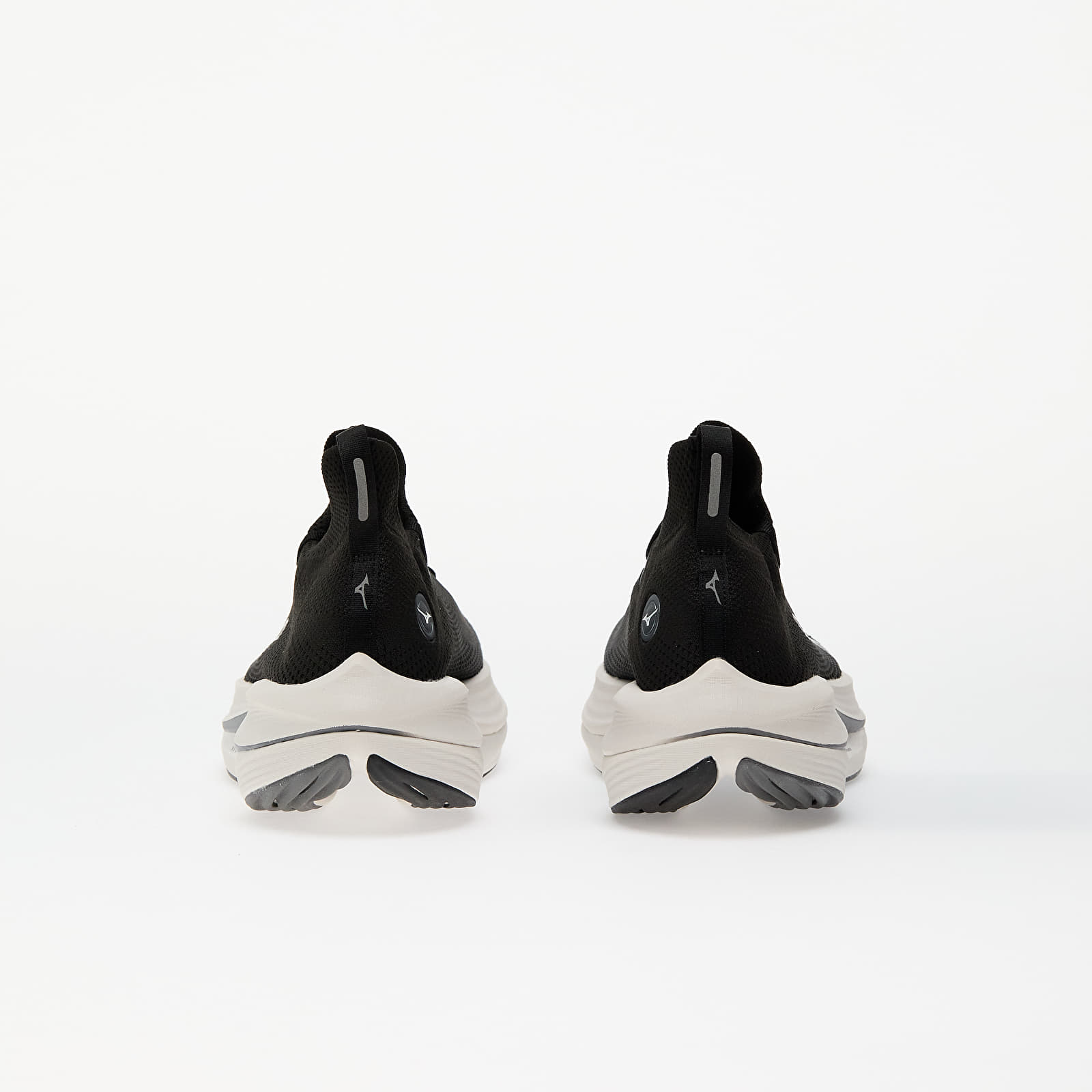 Férfi cipők Mizuno Neo Vista Black/ White/ Nimbus Cloud