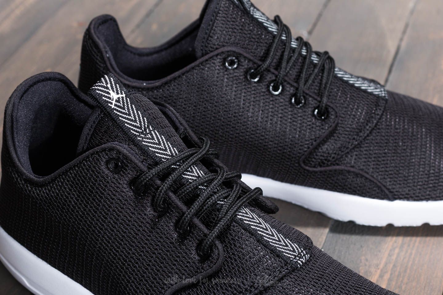 Jordan eclipse black best sale and white