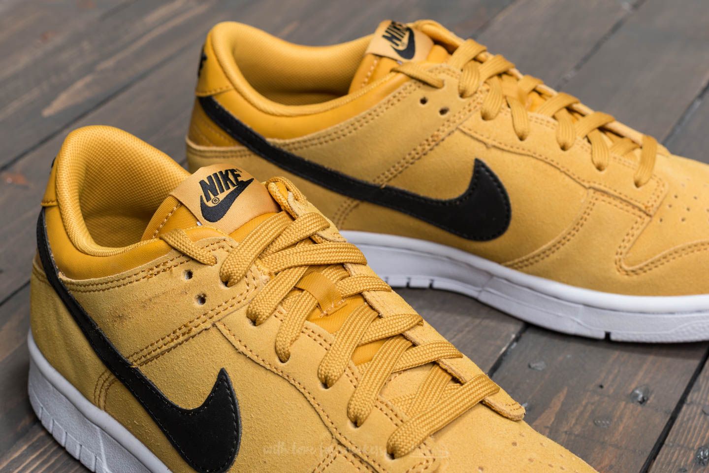 Men s shoes Nike Dunk Low Mineral Yellow Black White Footshop