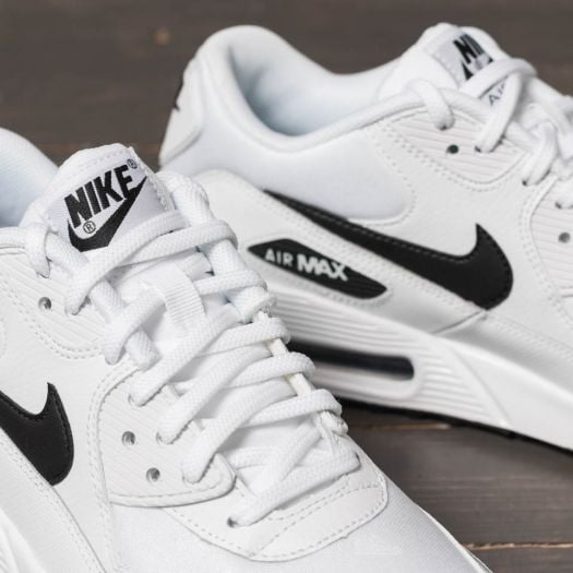 Nike womens shoes white and black top