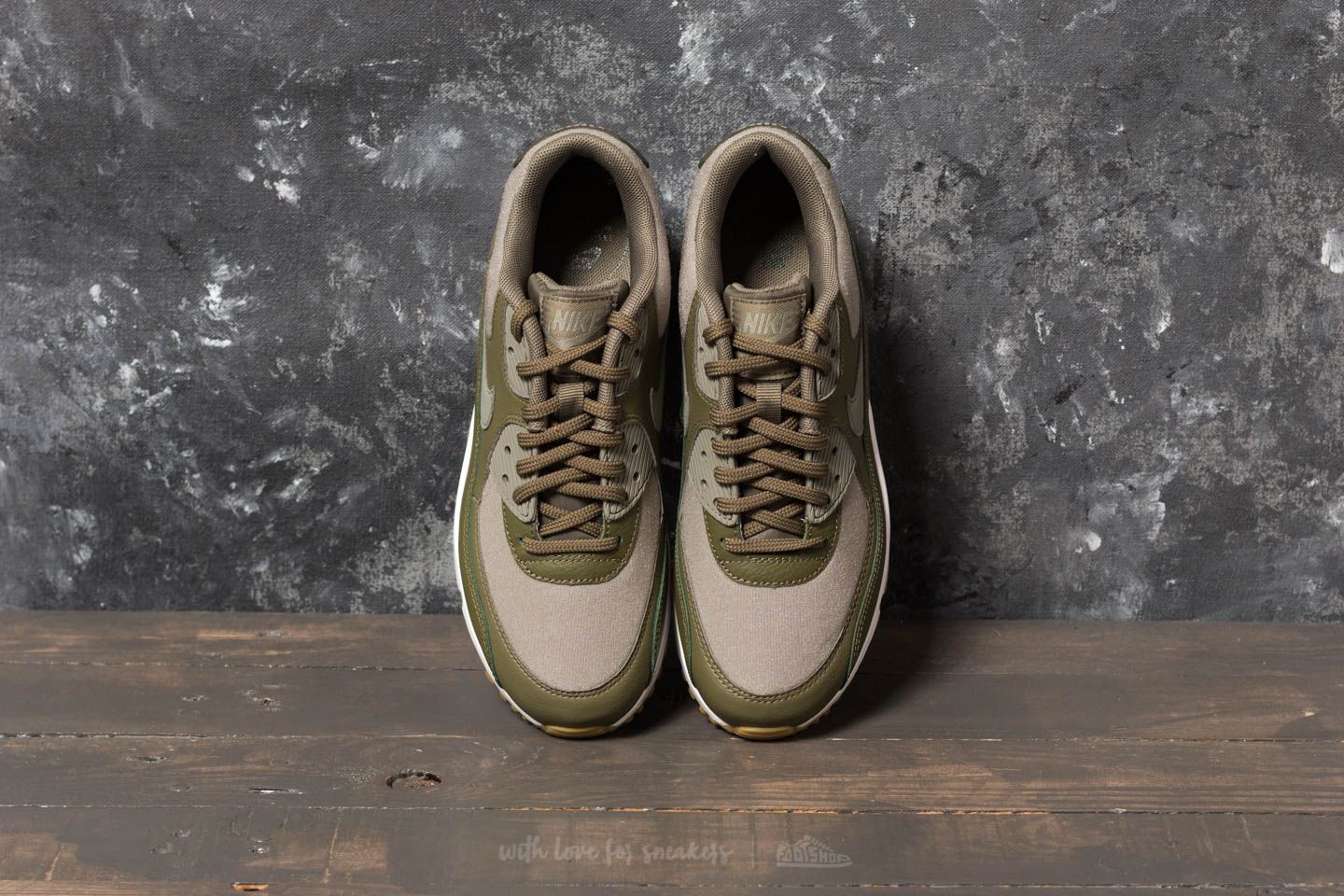 Damesko Nike Wmns Air Max 90 Medium Olive/ Dark Stucco