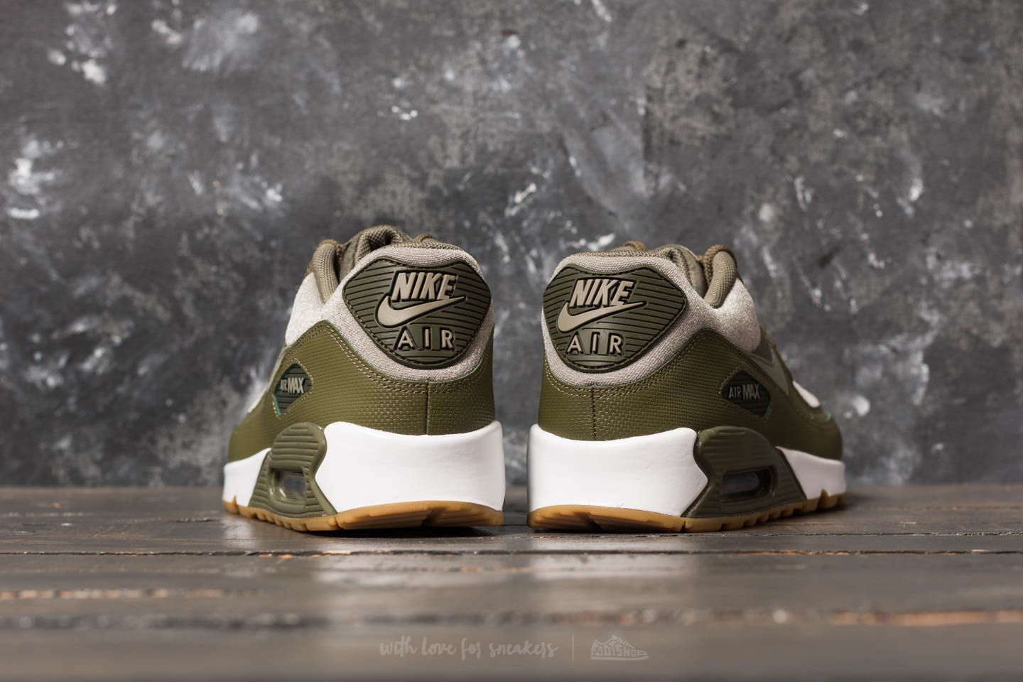 Damesko Nike Wmns Air Max 90 Medium Olive/ Dark Stucco