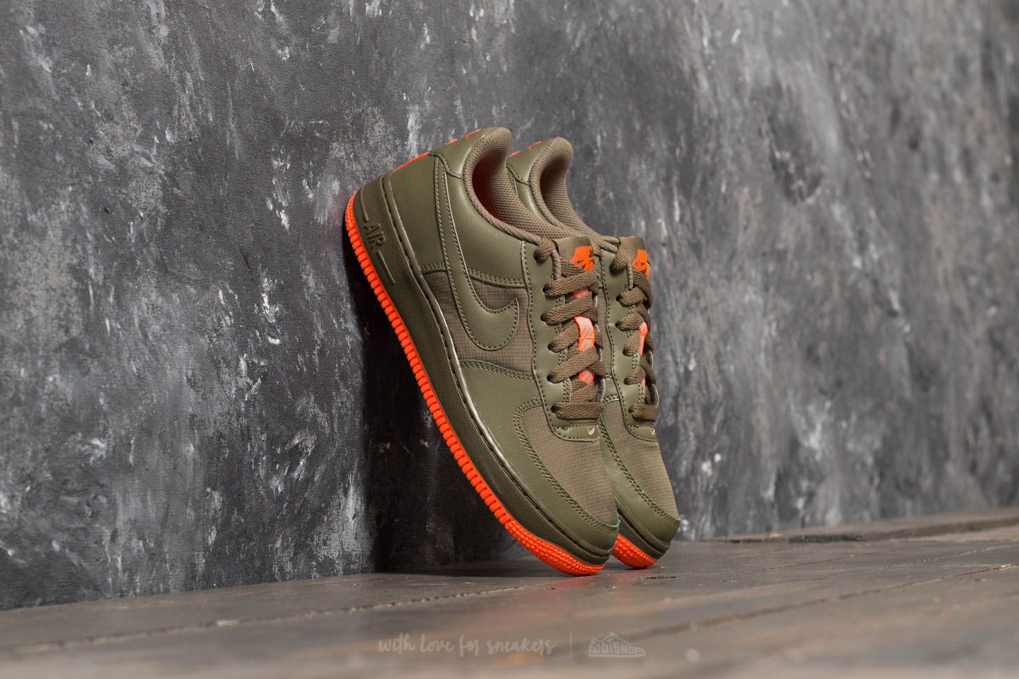 Nike air force 1 lv8 womens olive 2025