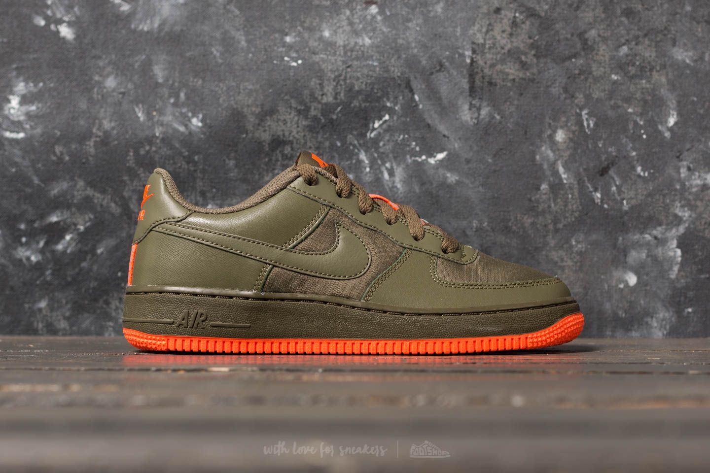 Moteriška avalynė Nike Air Force 1 LV8 (GS) Medium Olive/ Medium Olive