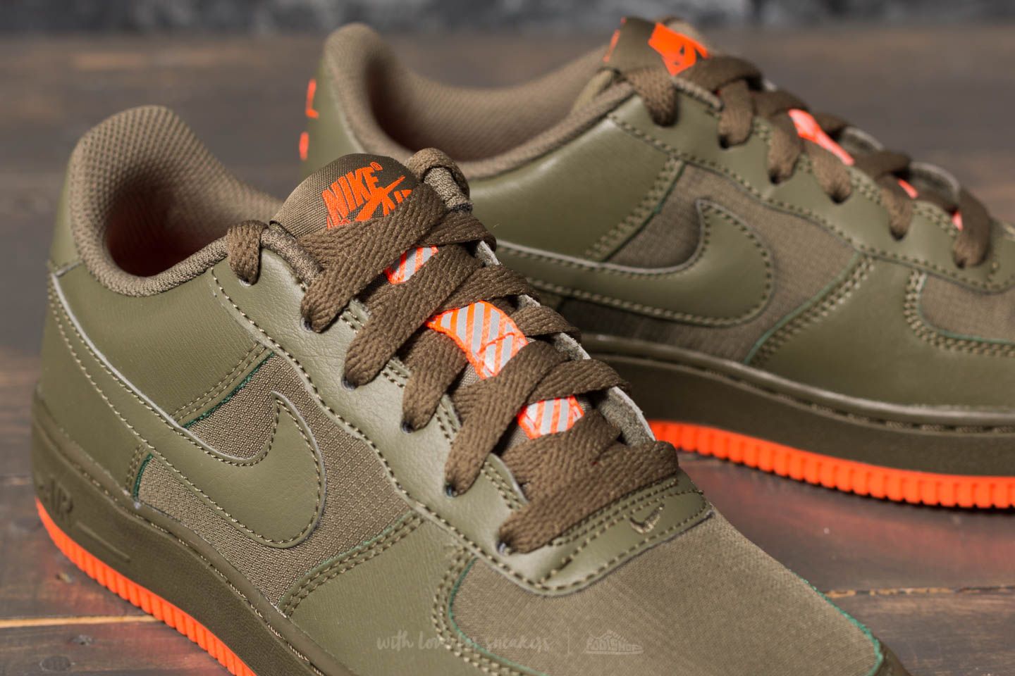 Air force 1 lv8 olive green 2025