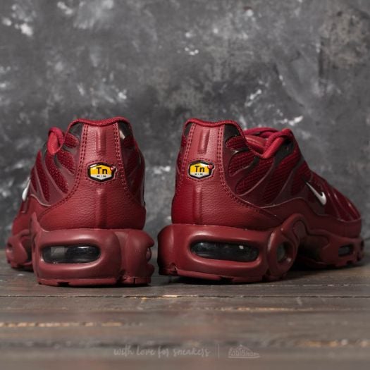 Maroon air max on sale plus