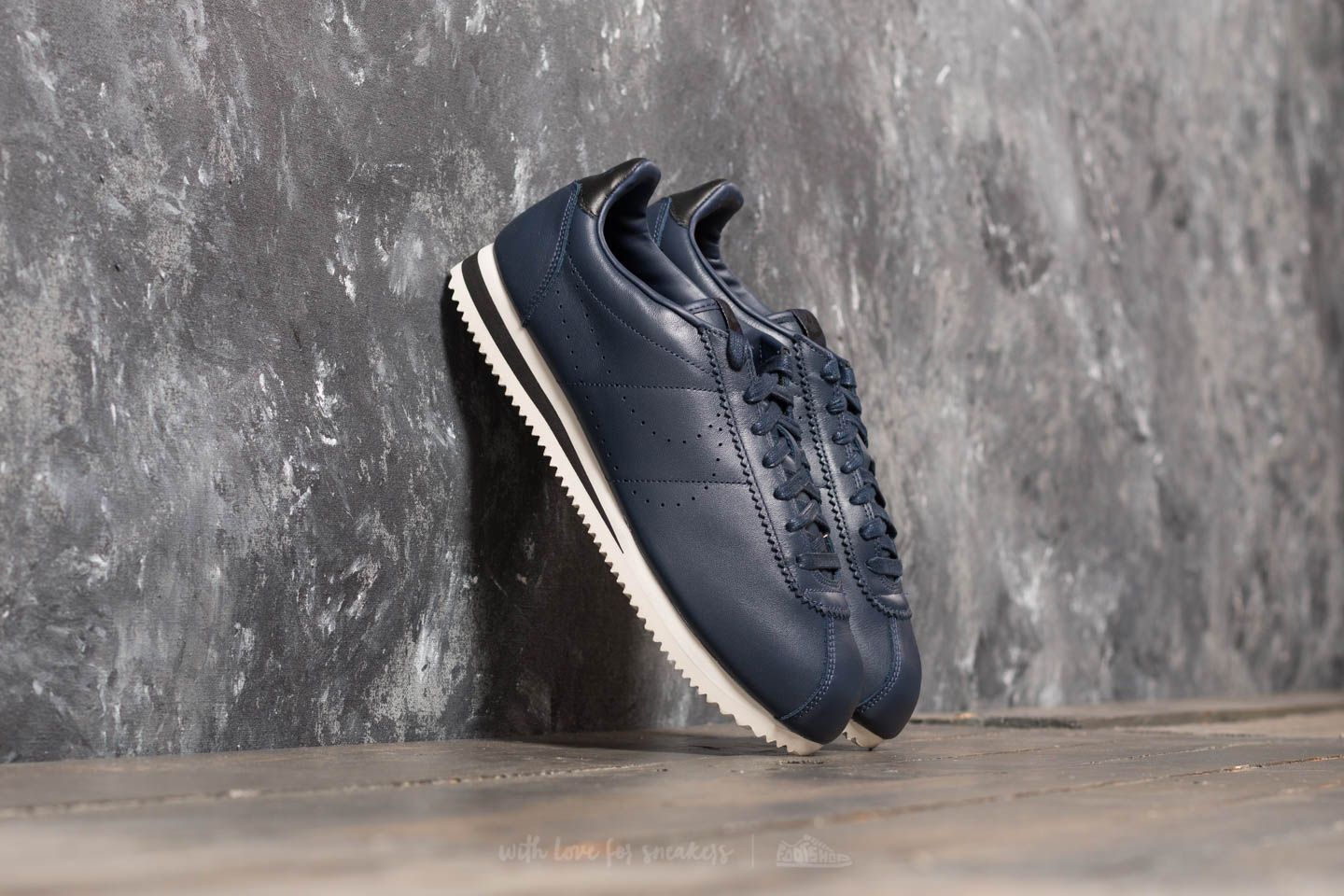 Meeste kingad Nike Classic Cortez Leather Premium Obsidian/ Obsidian-Black