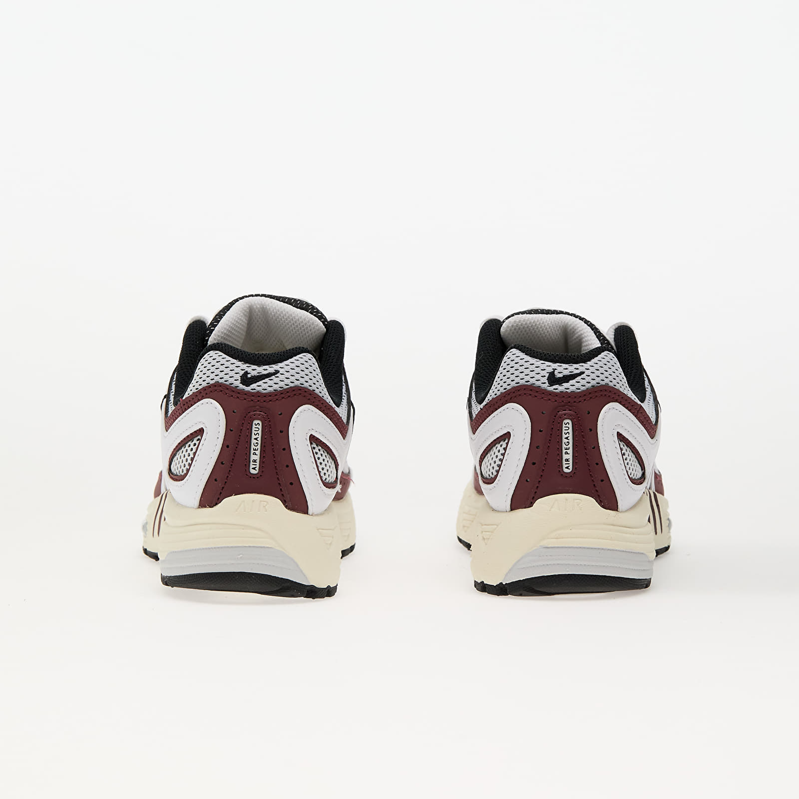 Дамски кецове и обувки Nike W Air Pegasus 2005 Dark Team Red/ White-Black-Pure Platinum