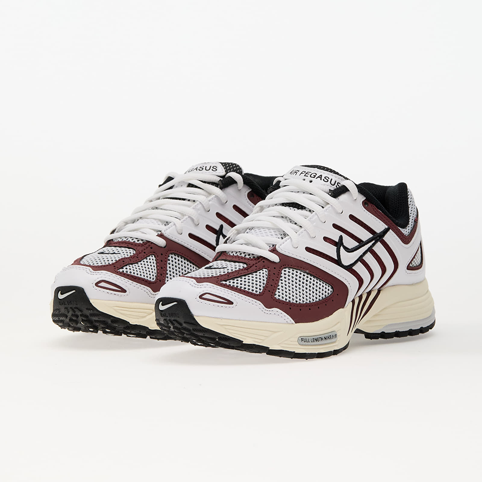 Дамски кецове и обувки Nike W Air Pegasus 2005 Dark Team Red/ White-Black-Pure Platinum