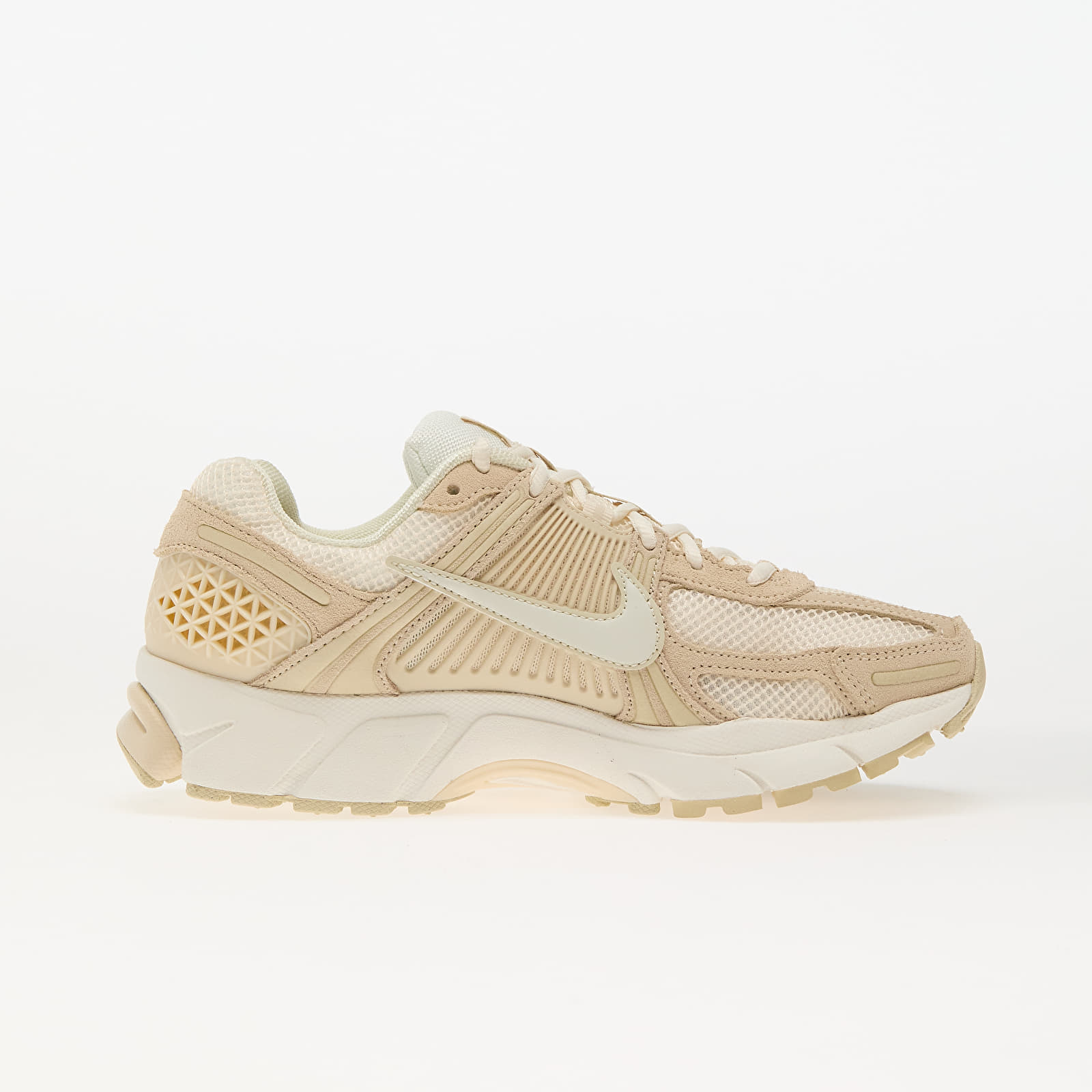 Women's shoes Nike W Zoom Vomero 5 Beach/ Sail-Lt Khaki-Pale Ivory
