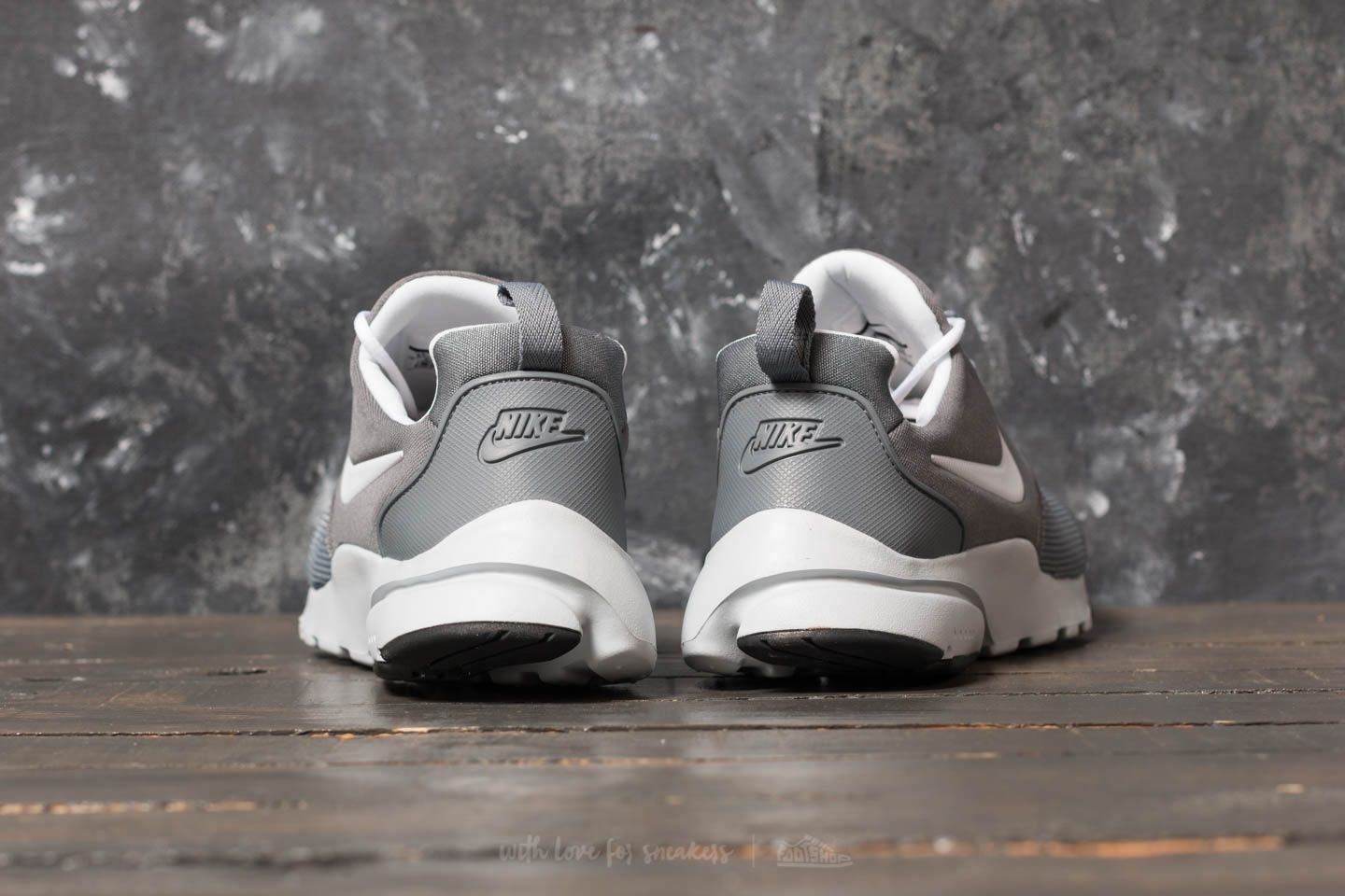 Chaussures et baskets femme Nike Presto Fly GS Cool Grey White Pure Platinum Footshop