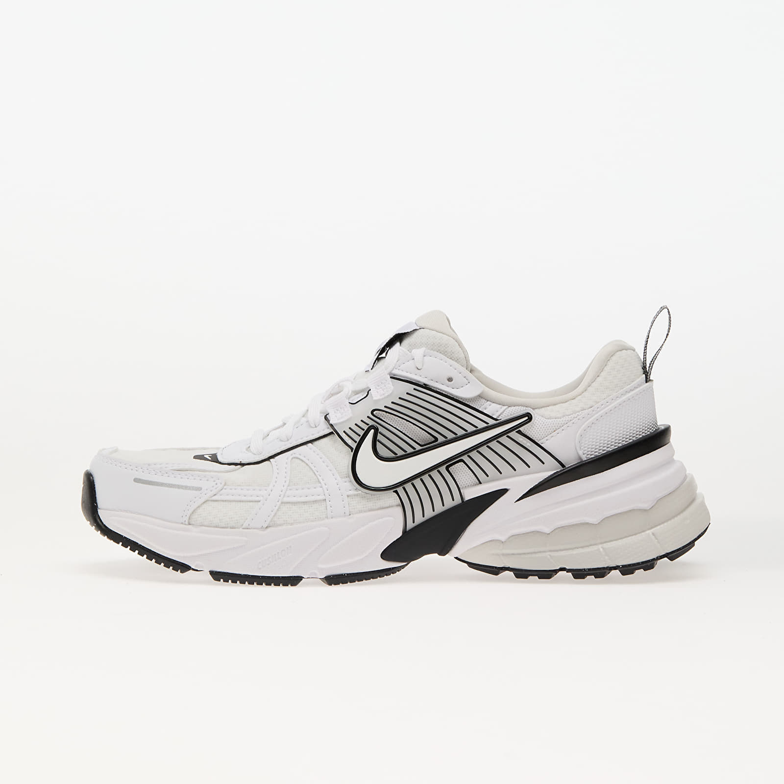 Levně Tenisky Nike W V2K Run White/ White-Platinum Tint-Summit White