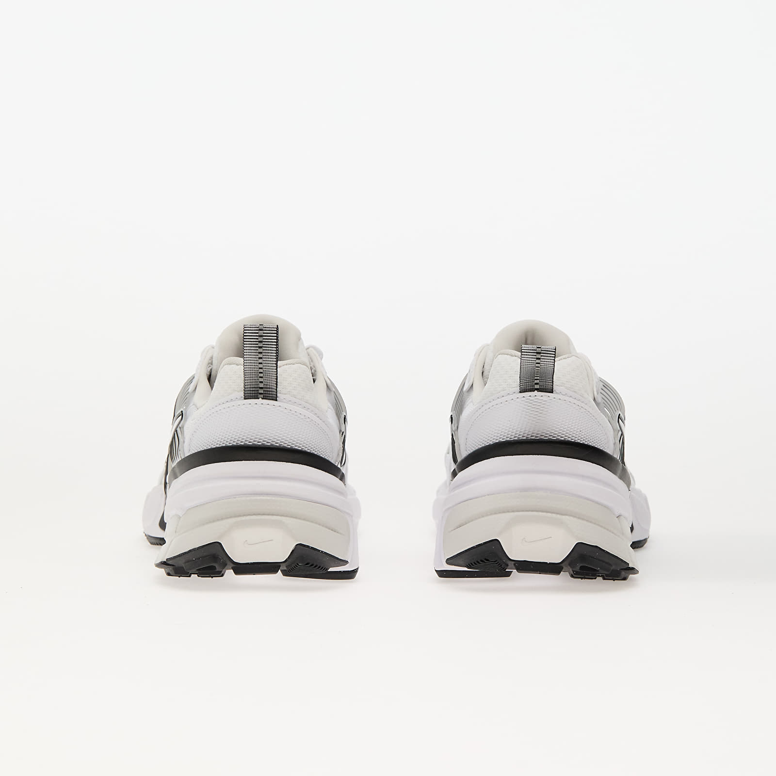Frauen Nike W V2K Run White/ White-Platinum Tint-Summit White