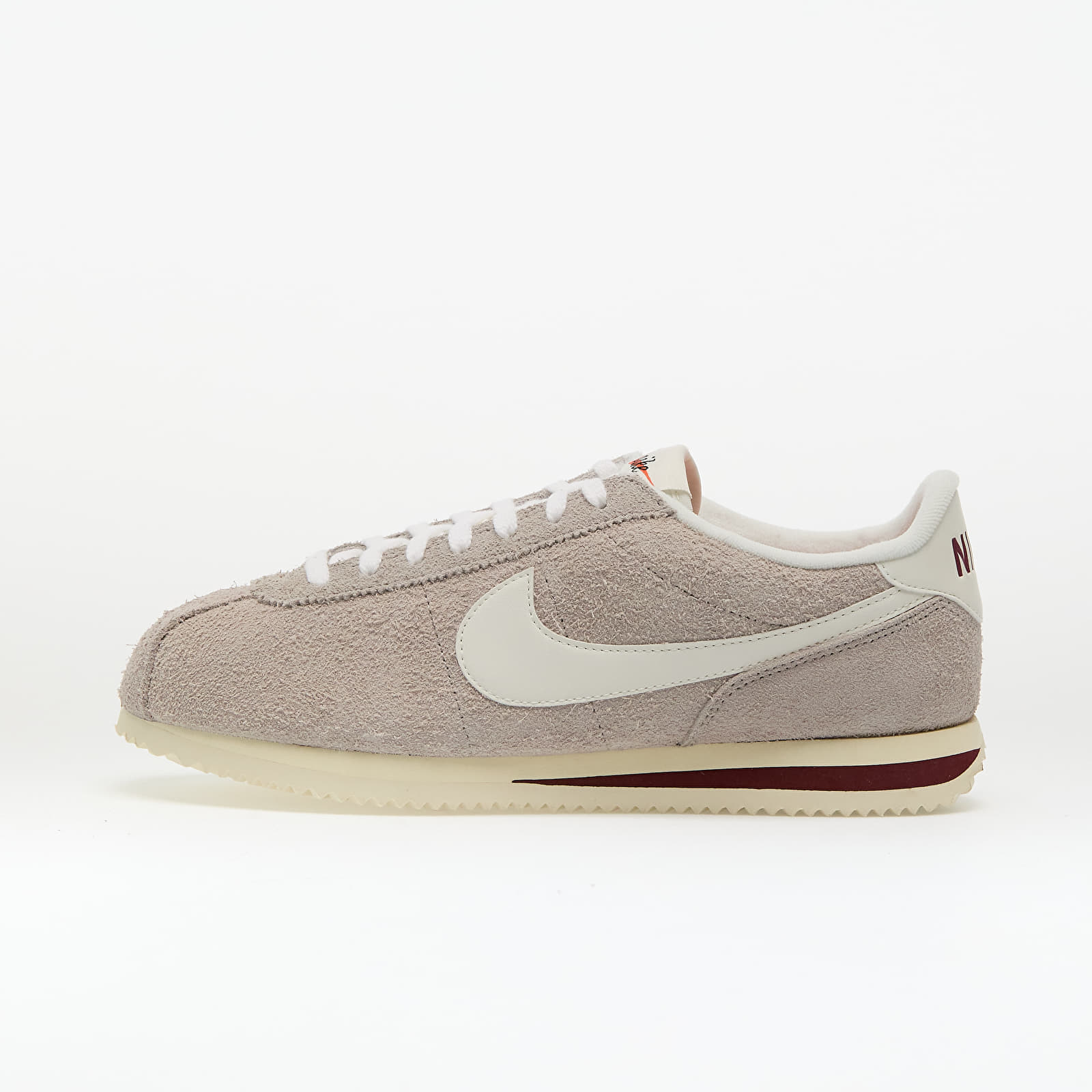 Levně Tenisky Nike Cortez Se College Grey/ Sail-Dark Team Red