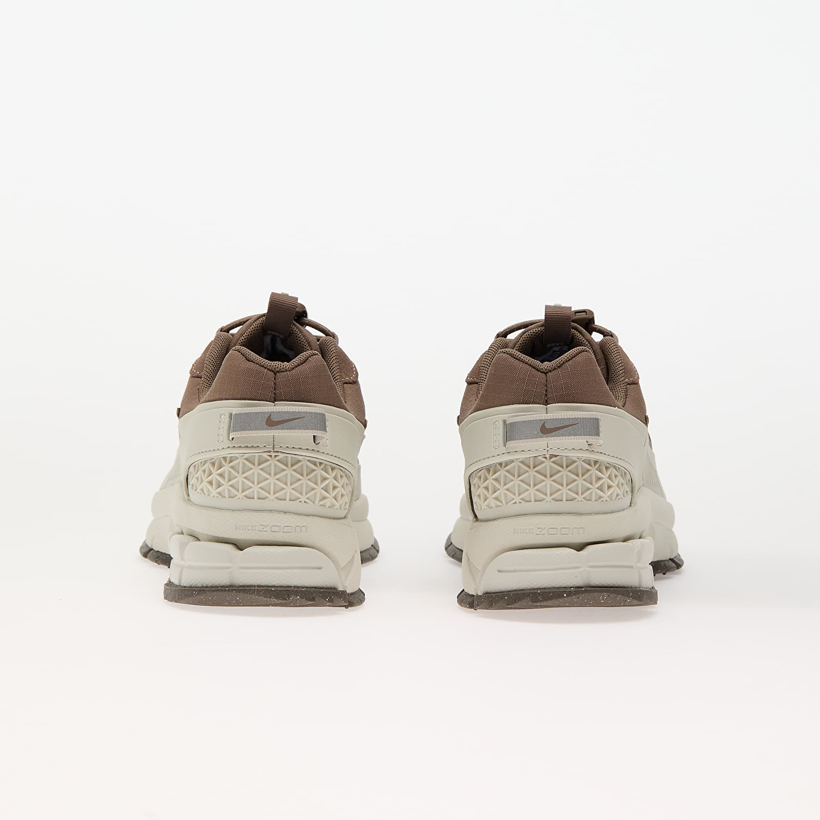 Women's shoes Nike W Zoom Vomero Roam Light Bone/ Mink Brown-Court Purple