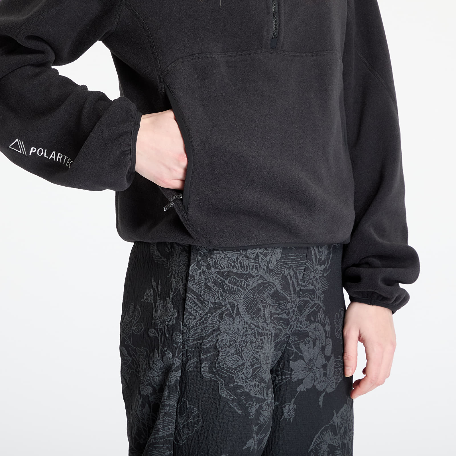 Hoodies für Frauen Nike ACG "Wolf Tree" Women's 1/2-Zip Top Black/ Anthracite/ Summit White