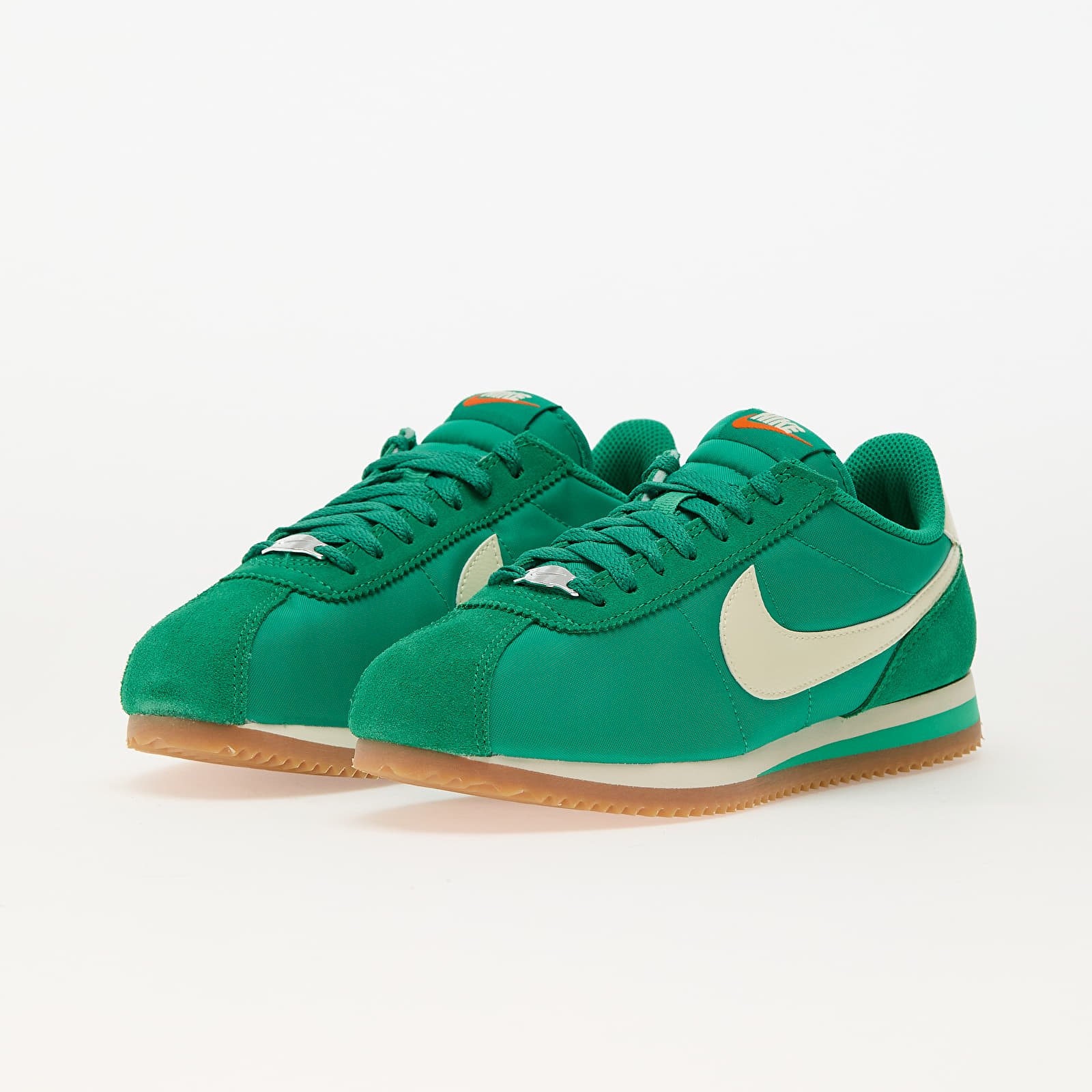 Női cipők Nike W Cortez Textile Stadium Green/ Coconut Milk-Safety Orange