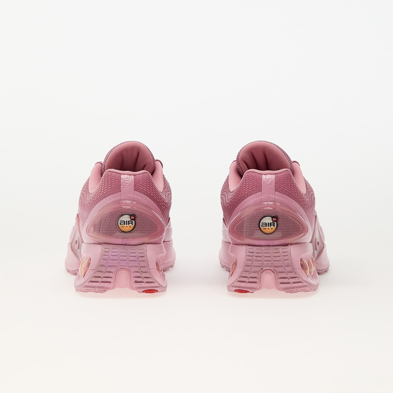 Frauen Nike W Air Max DN Elemental Pink/ Desert Berry-Red Stardust