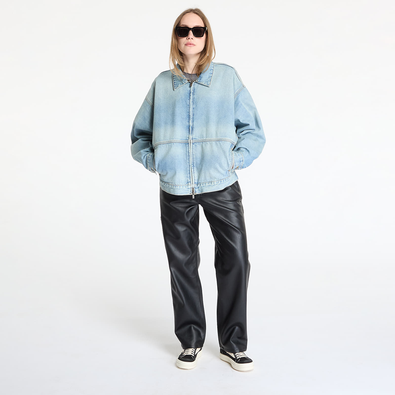 Casacos Fear Of God ESSENTIALS Denim Trucker Jacket Vintage Blue