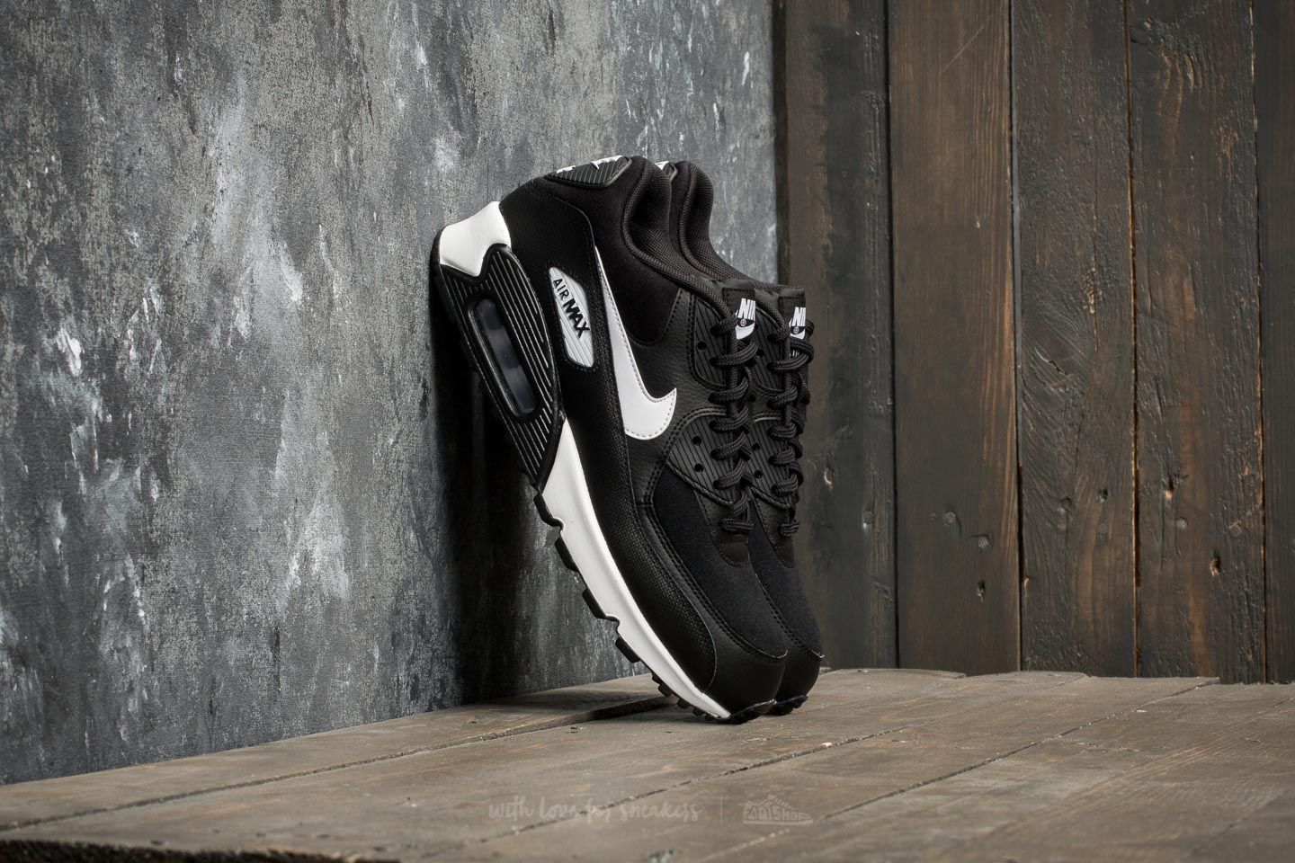 Nike air max womens black white hotsell