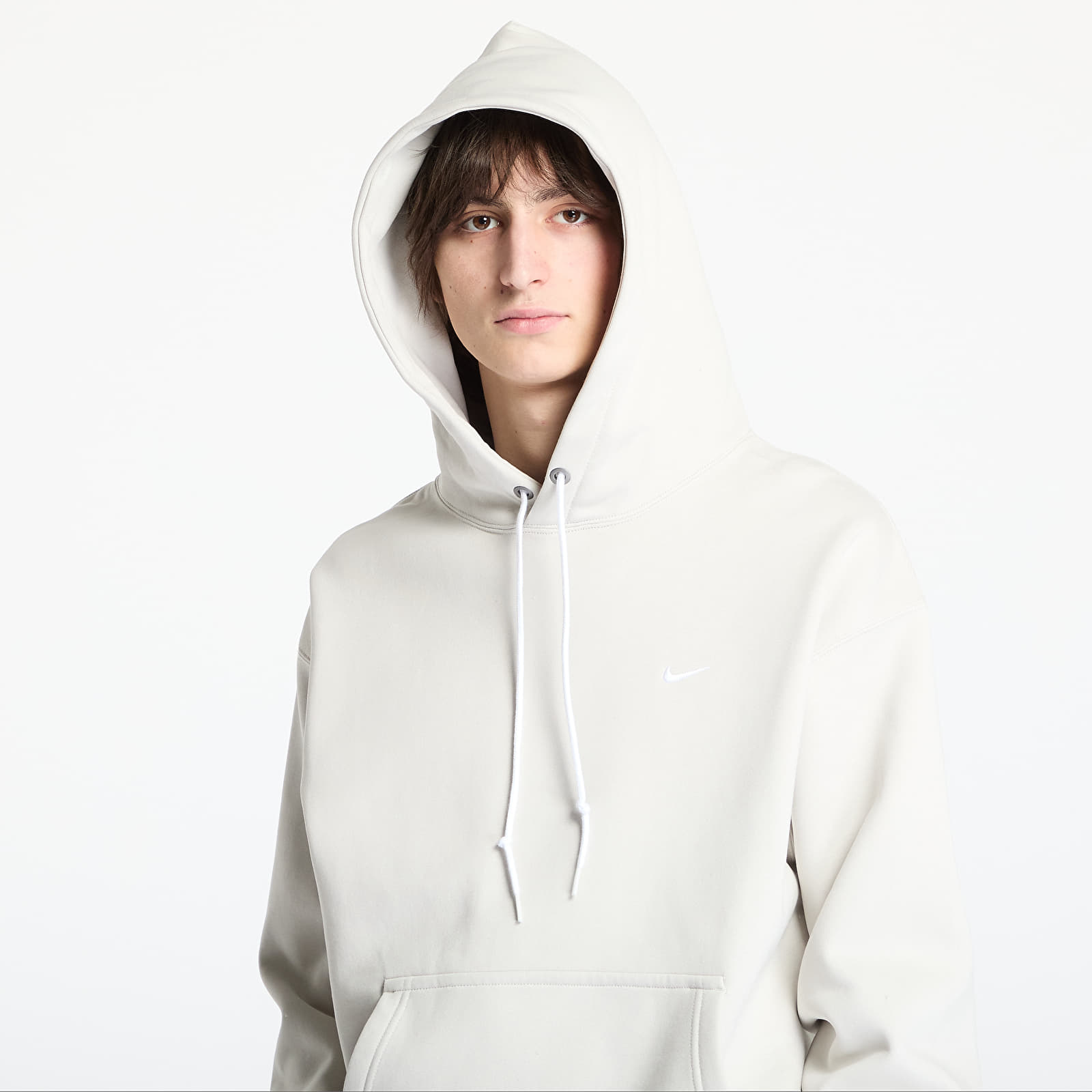 Pánské mikiny Nike Solo Swoosh Men's Fleece Pullover Hoodie Light Bone/ White