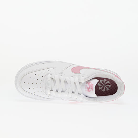 Încălțăminte și sneakerși pentru femei Nike W Air Force 1