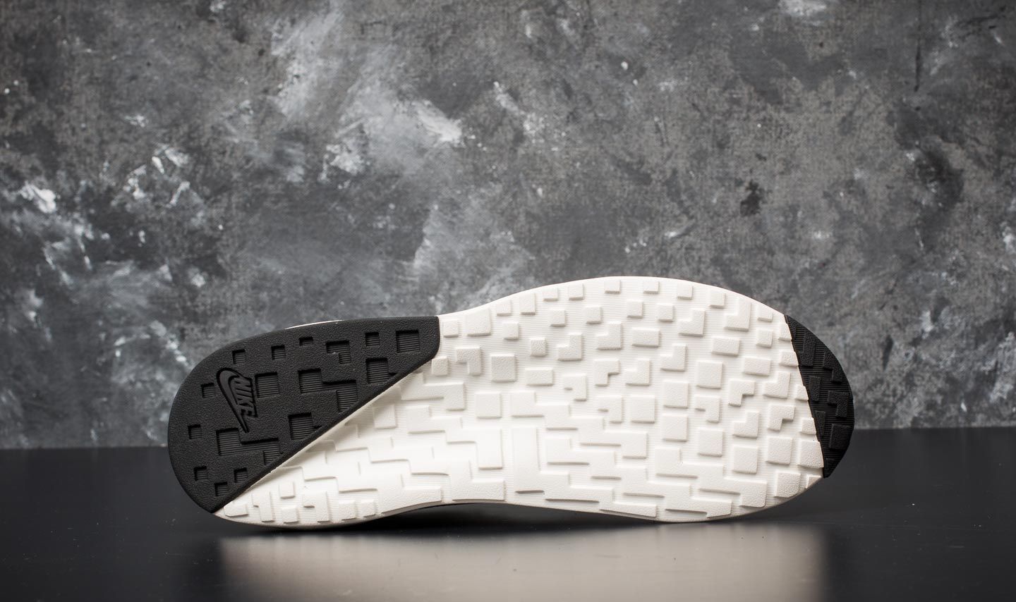 Nike pantheos (summit white / hot punch - black) online
