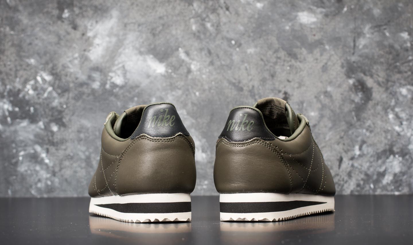 Nike classic cortez olive hot sale
