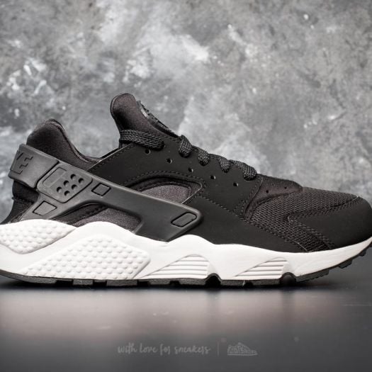 Nike air hotsell huarache shoes black