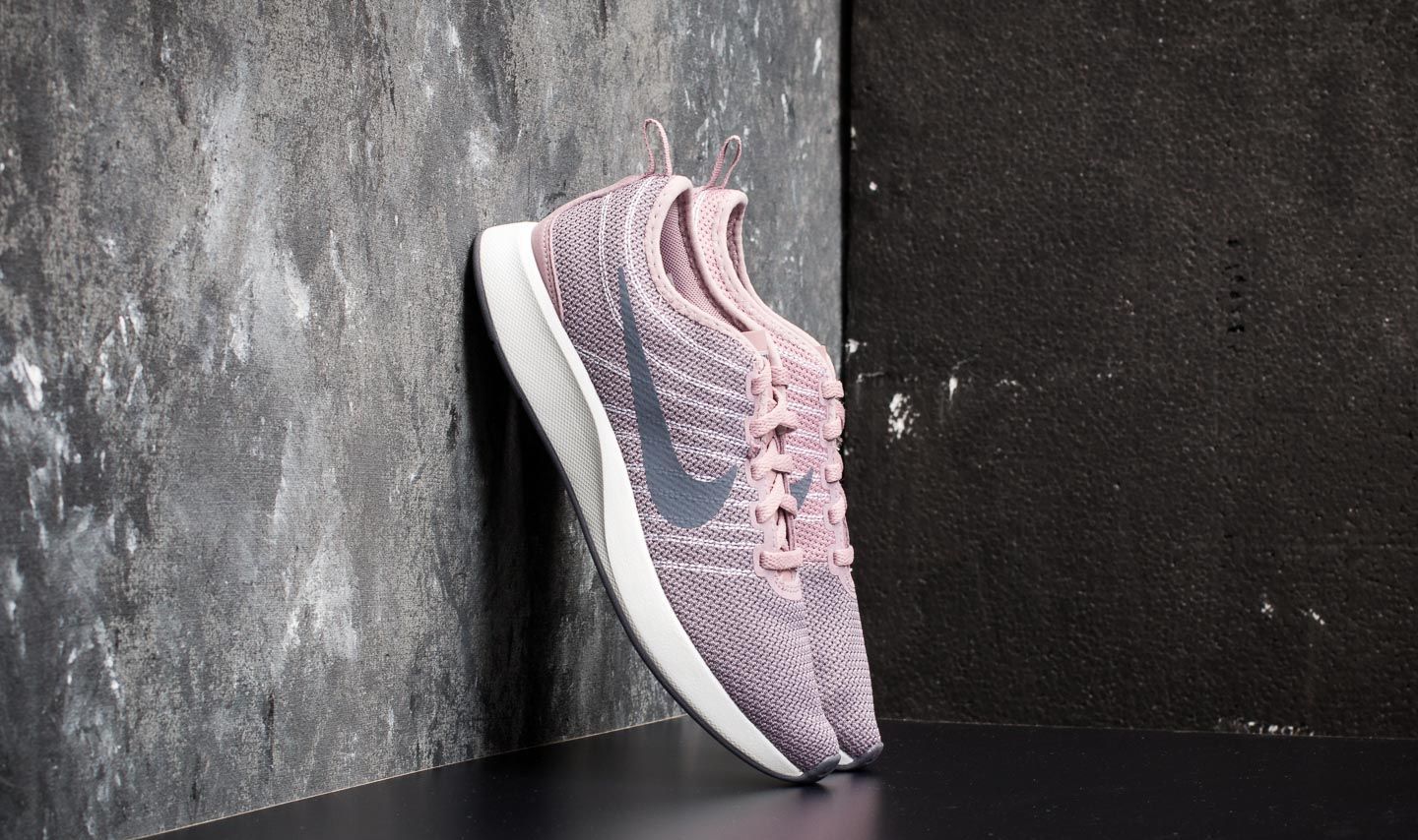 Nike Wmns Dualtone Racer