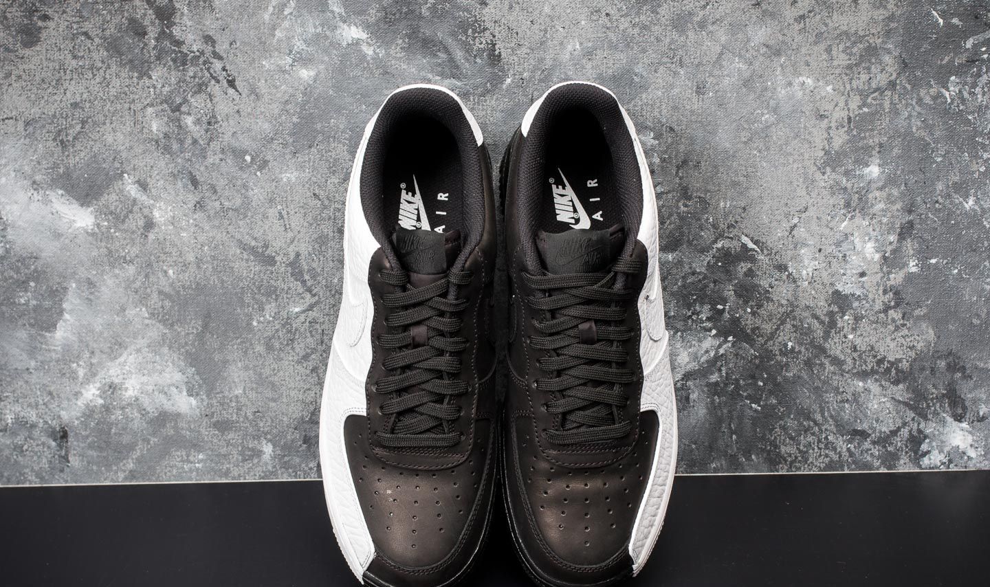 Half white half top black af1