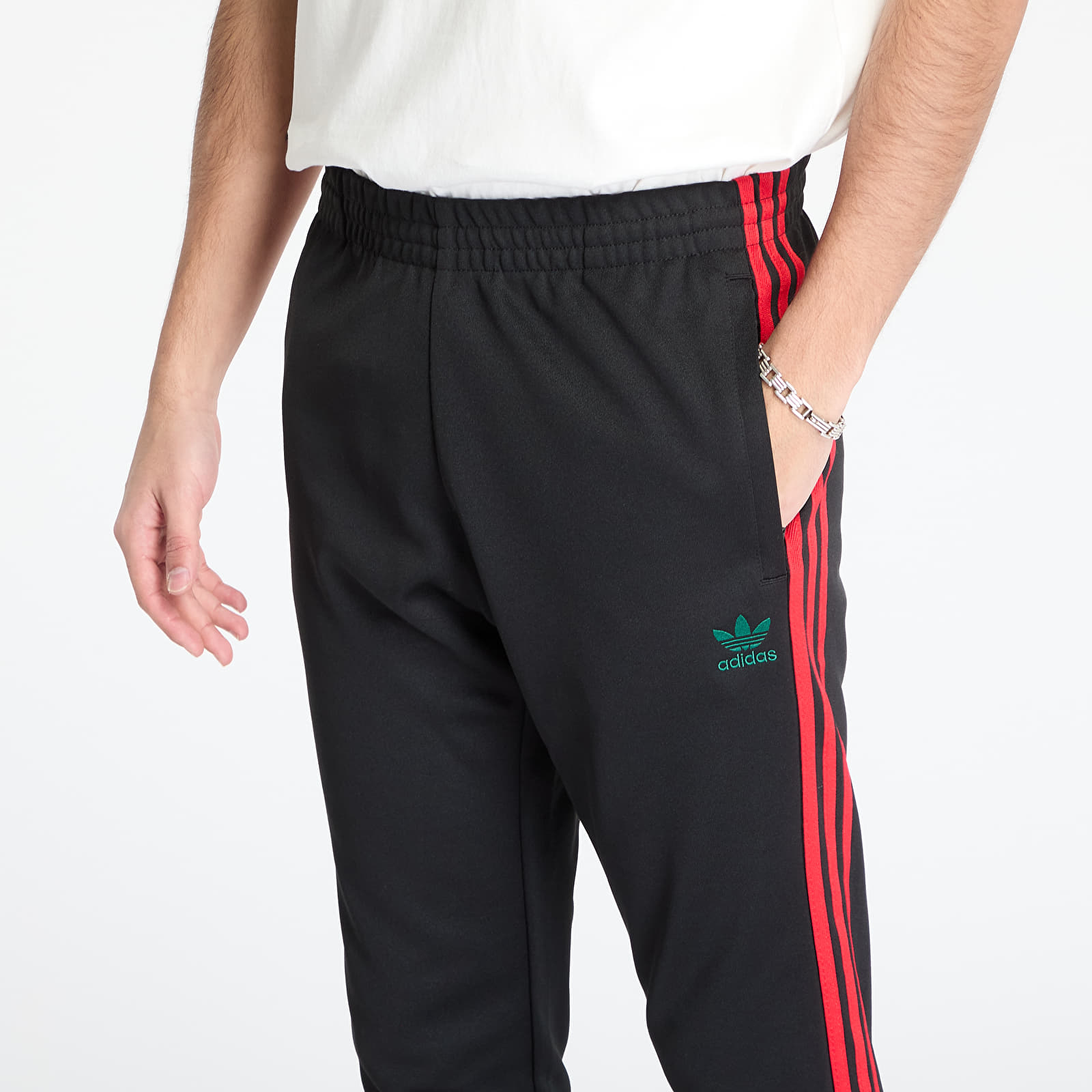 Tepláky adidas Sst Adicolor Classics Trackpant Black/ Better Scarlet