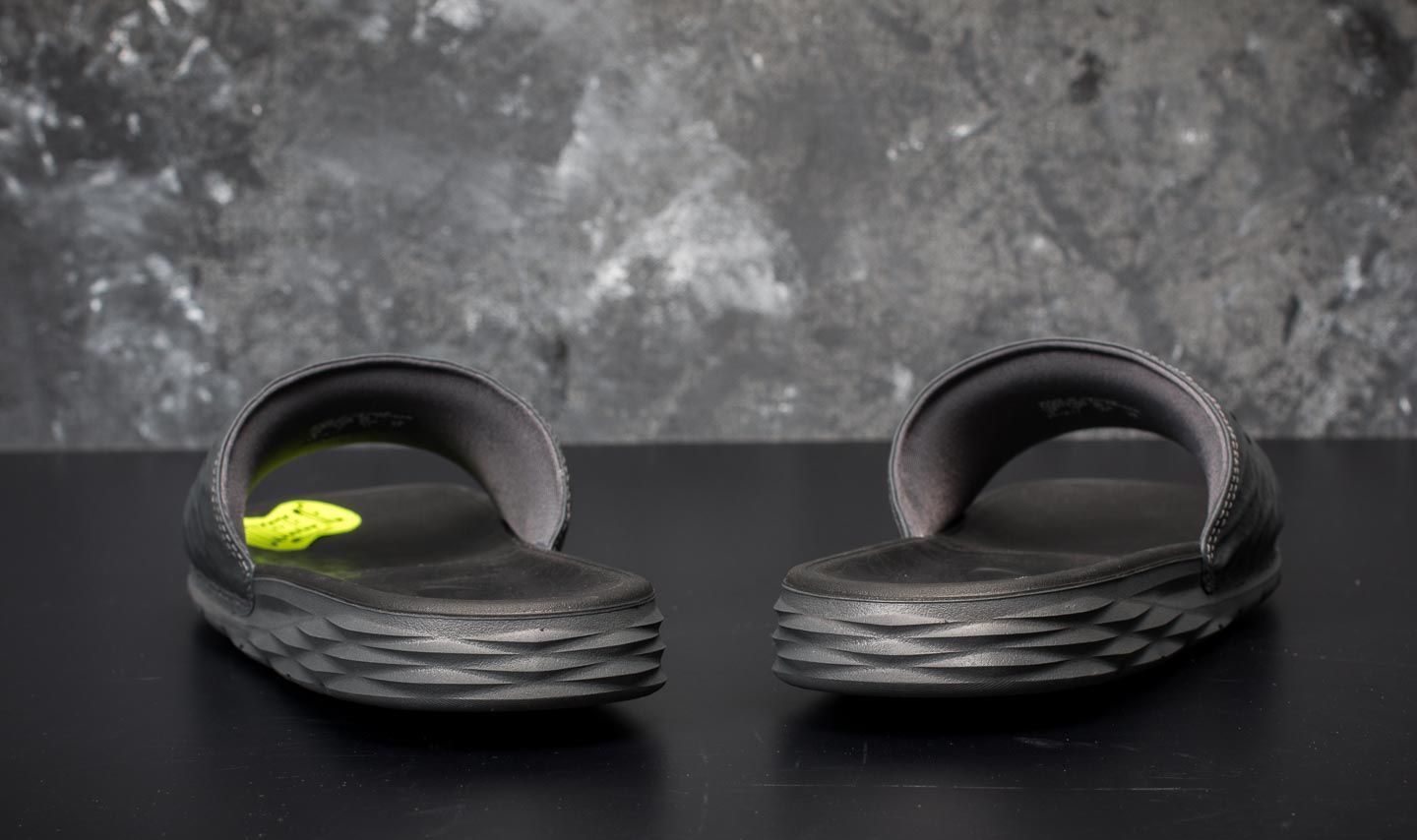 Herresko Nike Benassi Solarsoft Dark Grey/ Black