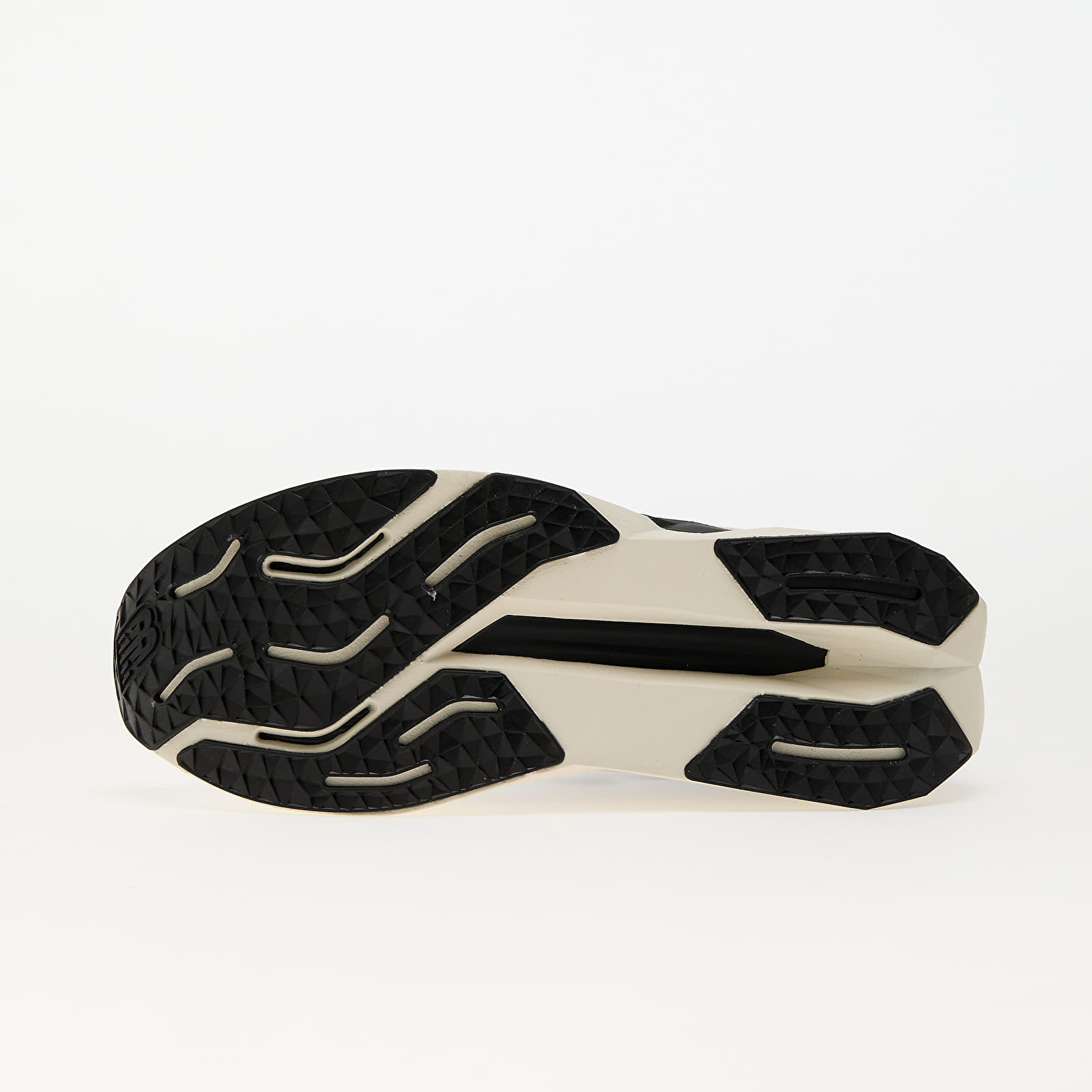 Pánské tenisky a boty New Balance FuelCell Propel v5 White/ Black Cement/ Linen