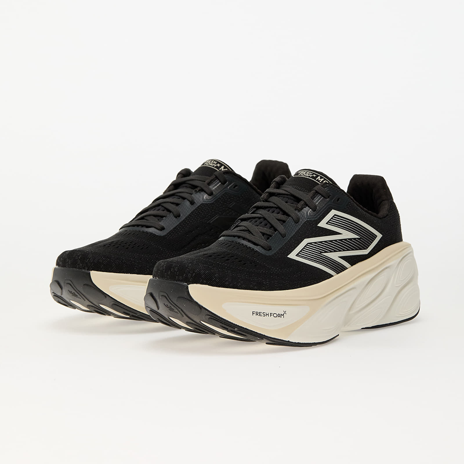 Herenschoenen New Balance Fresh Foam x More v5 Black Cement/ Sea Salt