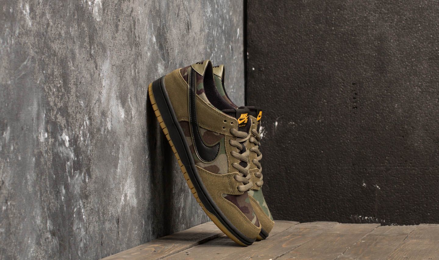 Men's shoes Nike SB Zoom Dunk Low Pro Medium Olive/ Black | Footshop
