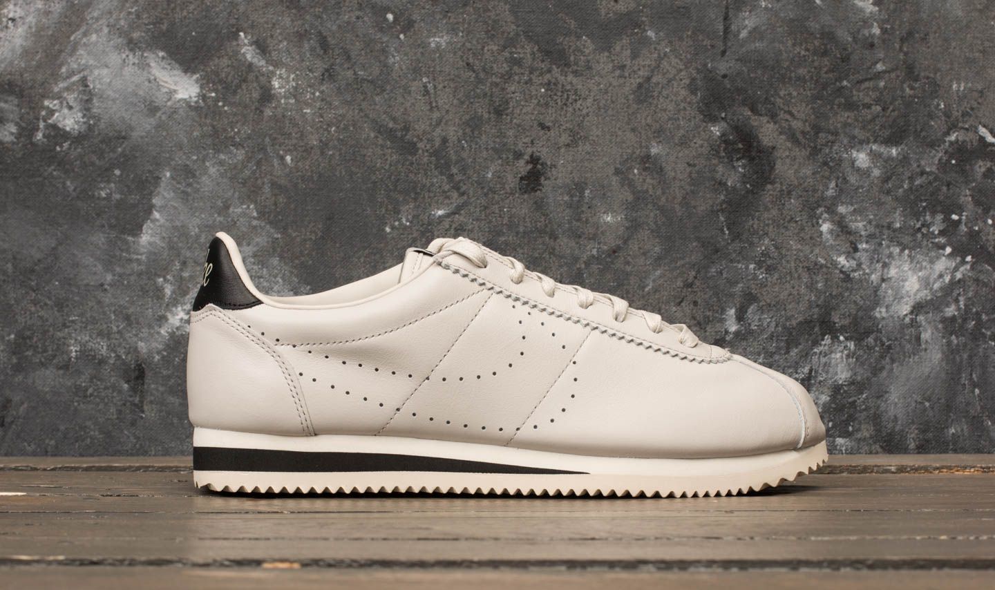 Men s shoes Nike Classic Cortez Leather Premium Light Bone Light