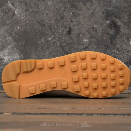 nike internationalist phantom light bone