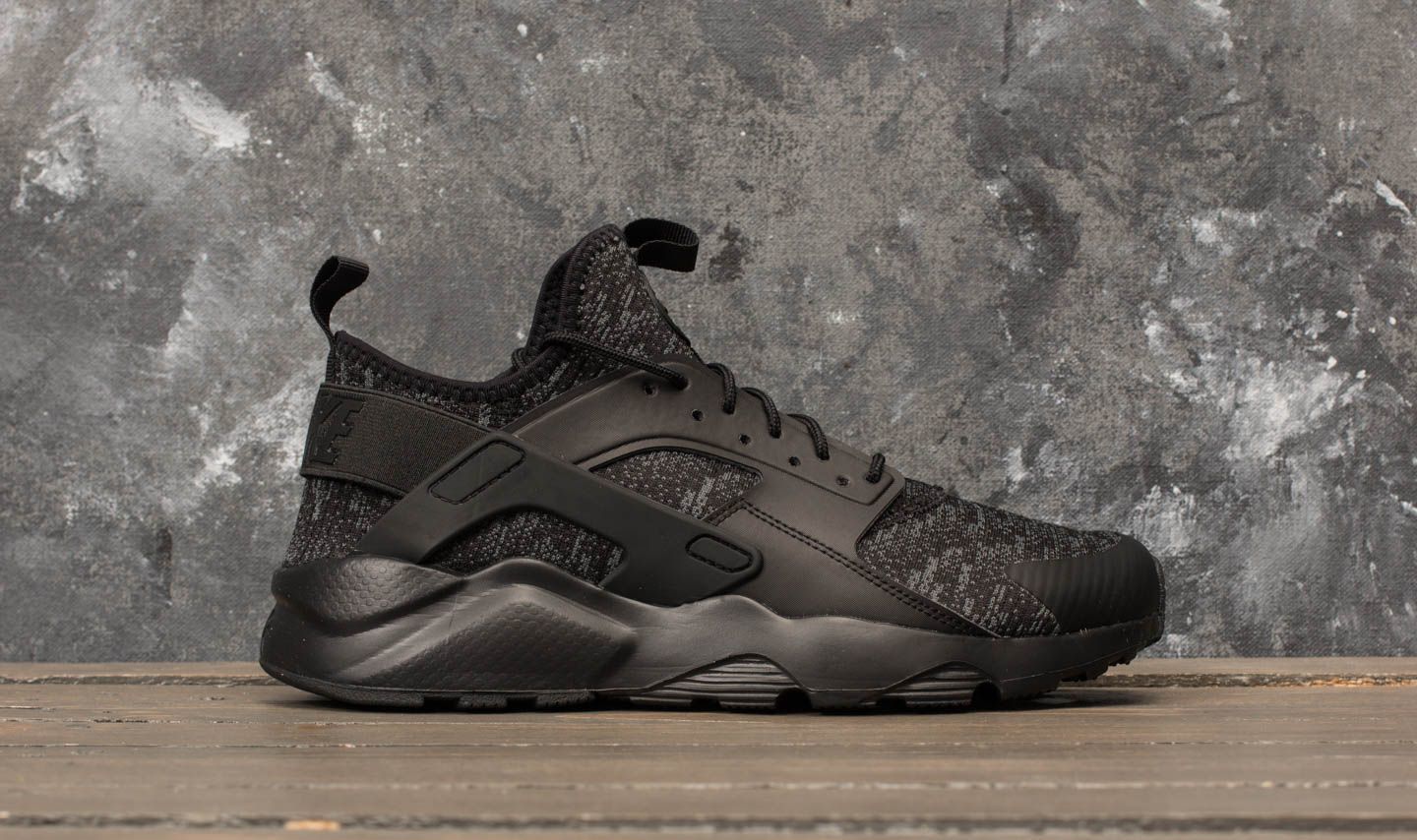 Chaussures et baskets homme Nike Air Huarache Run Ultra SE Black Black Dark Grey Footshop