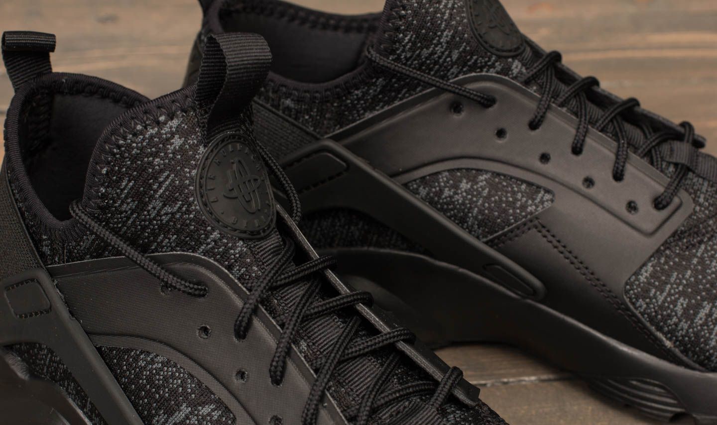 Huarache run ultra se hot sale