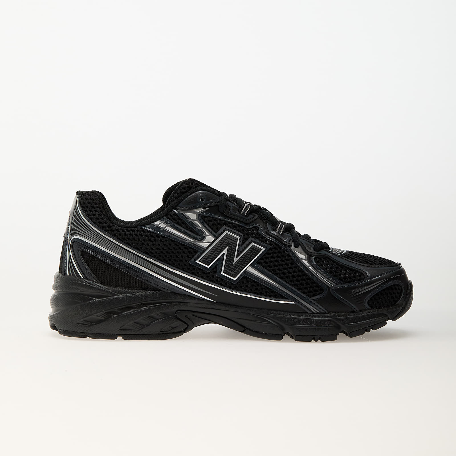 Männer New Balance 740 Black/ Grey Silver