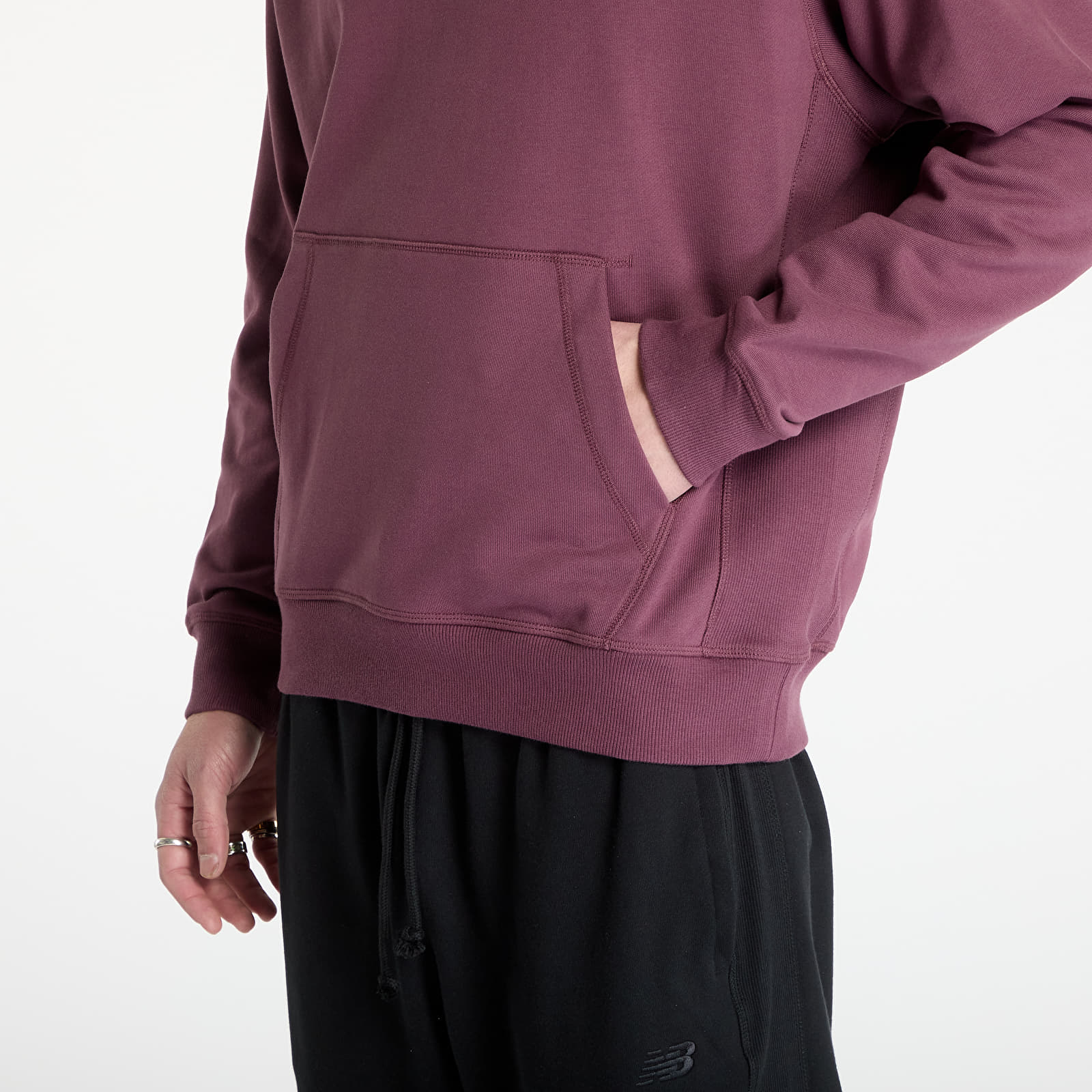 Férfi kapucnis pulcsik New Balance Athletics French Terry Hoodie Violet