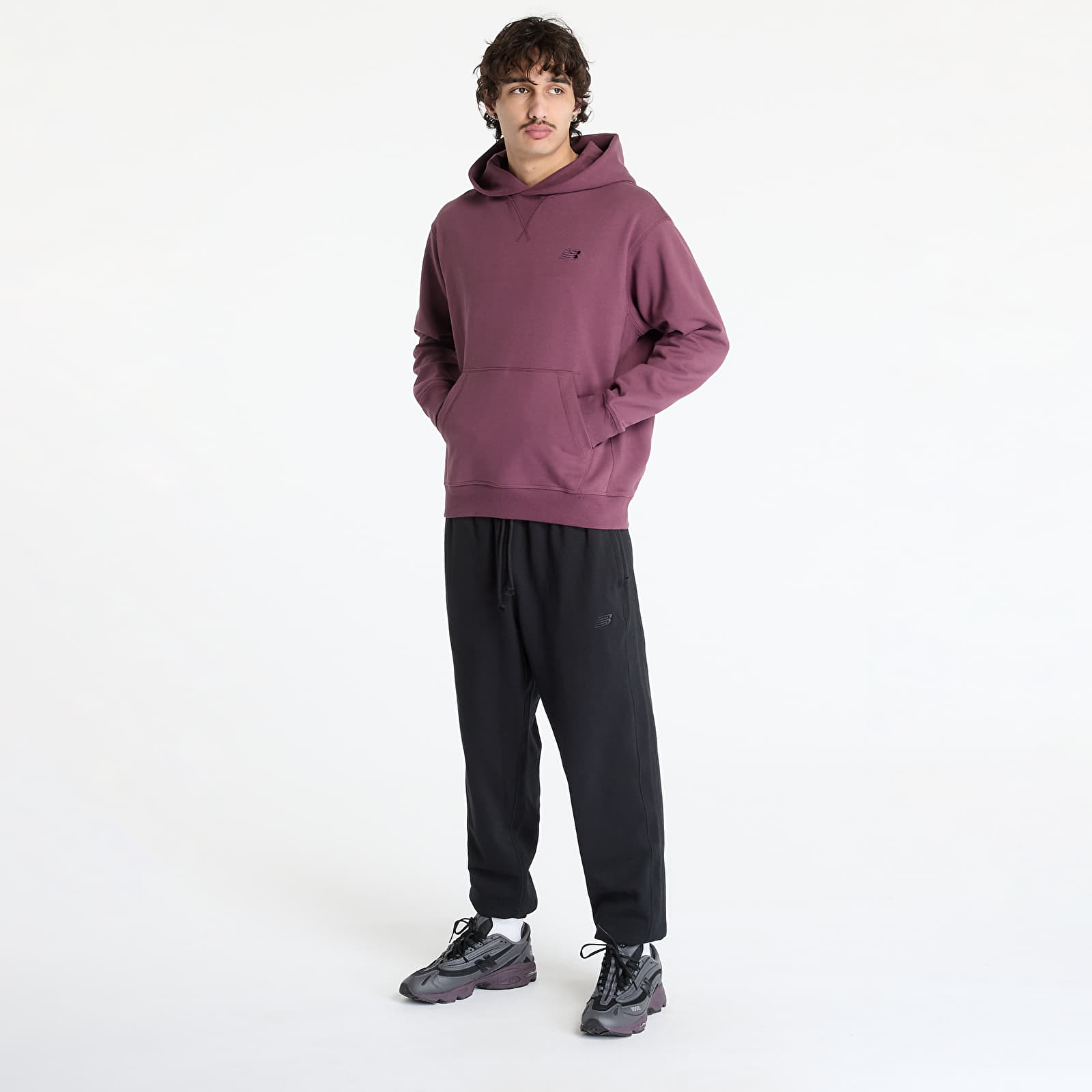 Férfi kapucnis pulcsik New Balance Athletics French Terry Hoodie Violet