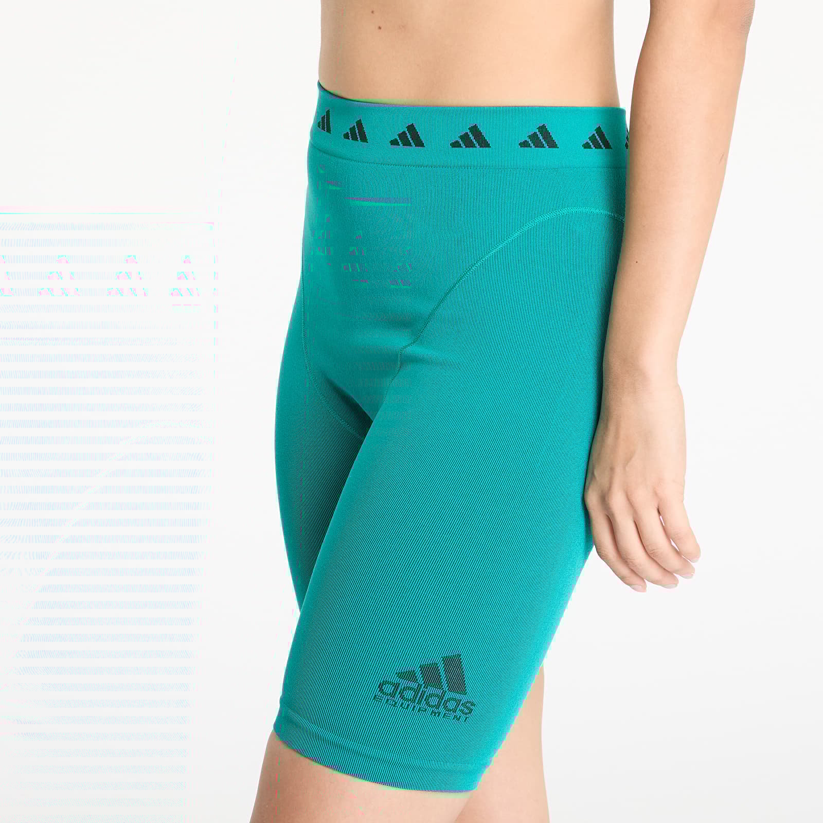 Kurzhosen adidas Equipment Shorts Green/ Equipment Green