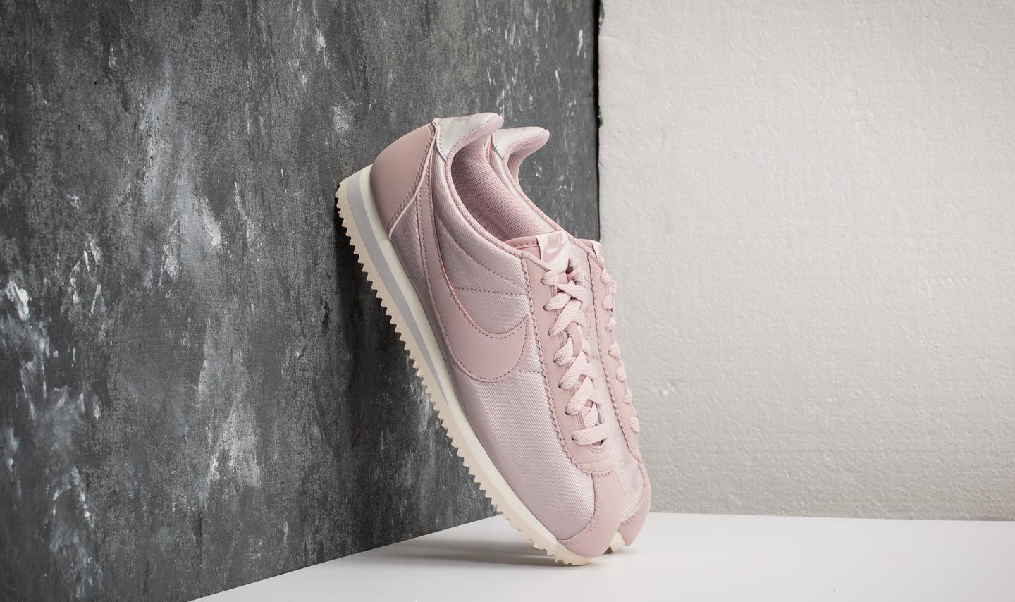Nike cortez particle rose online
