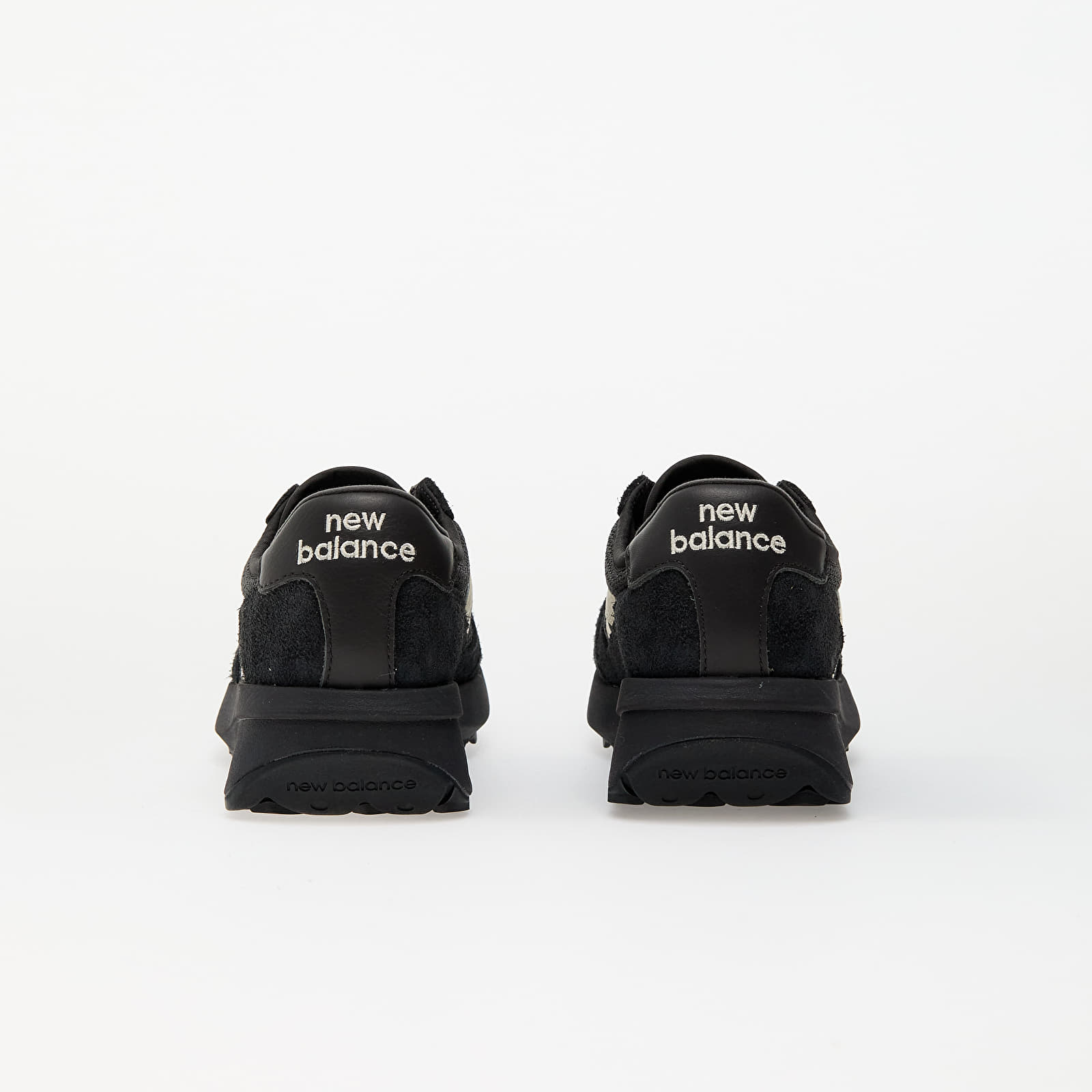 Încălțăminte și sneakerși pentru bărbați New Balance 370 Black/ Cement